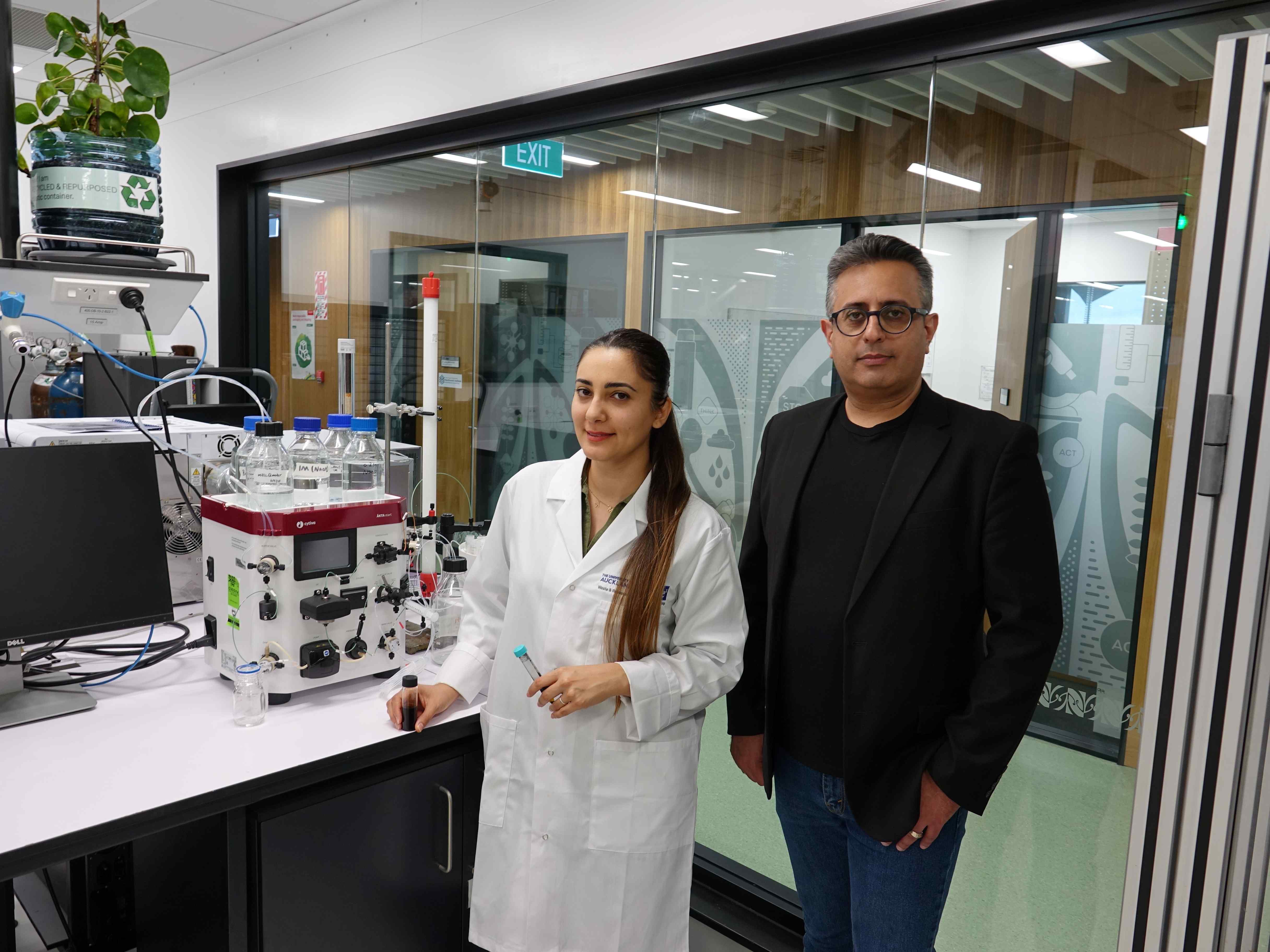 Solving the ‘Smell Problem’: University of Auckland researchers help unlock wider use of low carbon bitumen road product