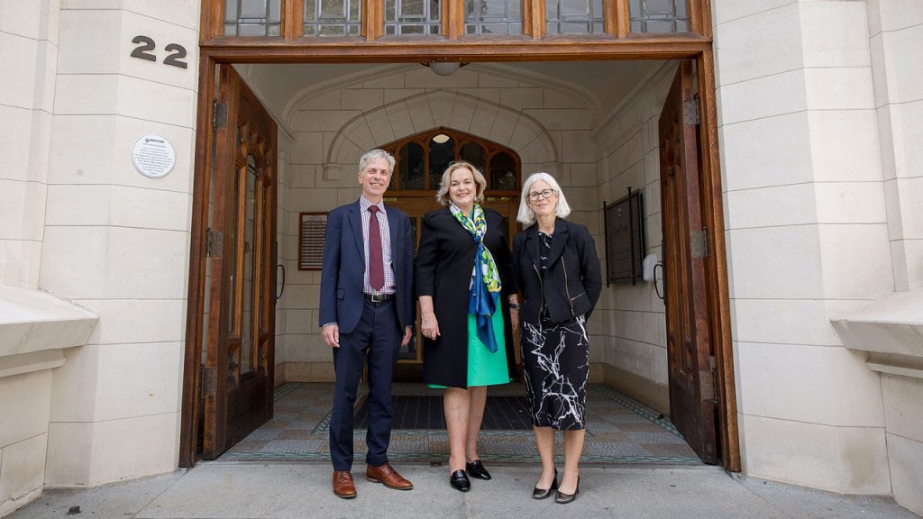 Minister impressed by research showcase
